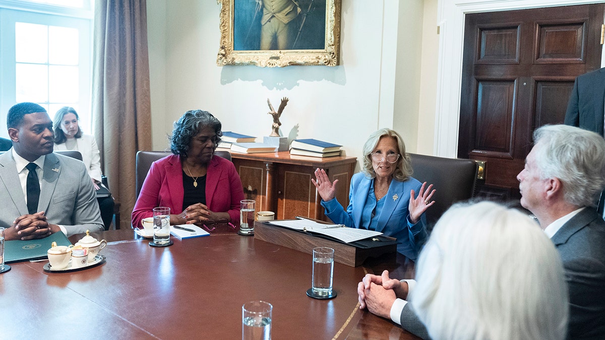 Jill Biden pada rapat Kabinet