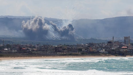 Gelombang baru serangan Israel di Lebanon menewaskan puluhan orang - laporan video