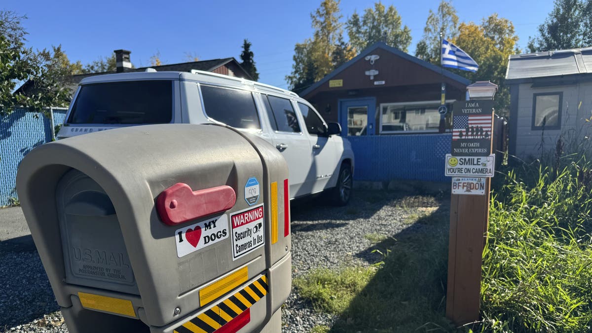 Anchorage, Alaska, adalah rumah bagi Panos Anastasiou, yang didakwa di pengadilan federal karena mengancam hakim Mahkamah Agung AS dan keluarga mereka.