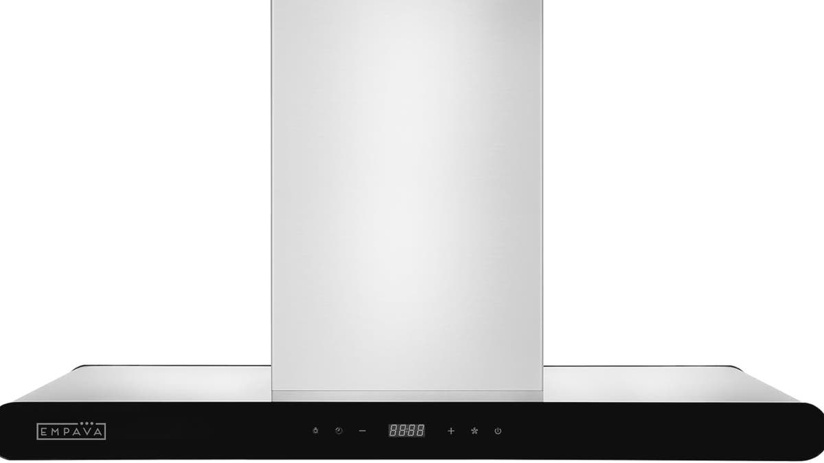 Gunakan range hood untuk menghilangkan bau dapur dan asap.