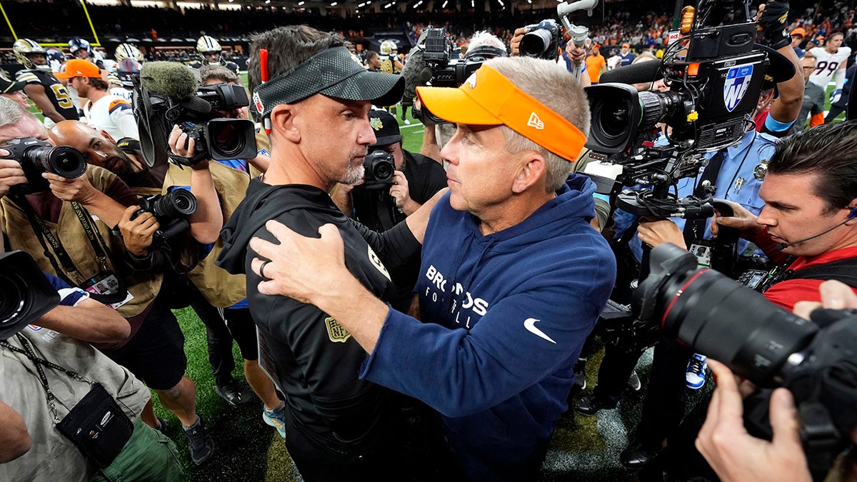 Dennis Allen dan Sean Peyton