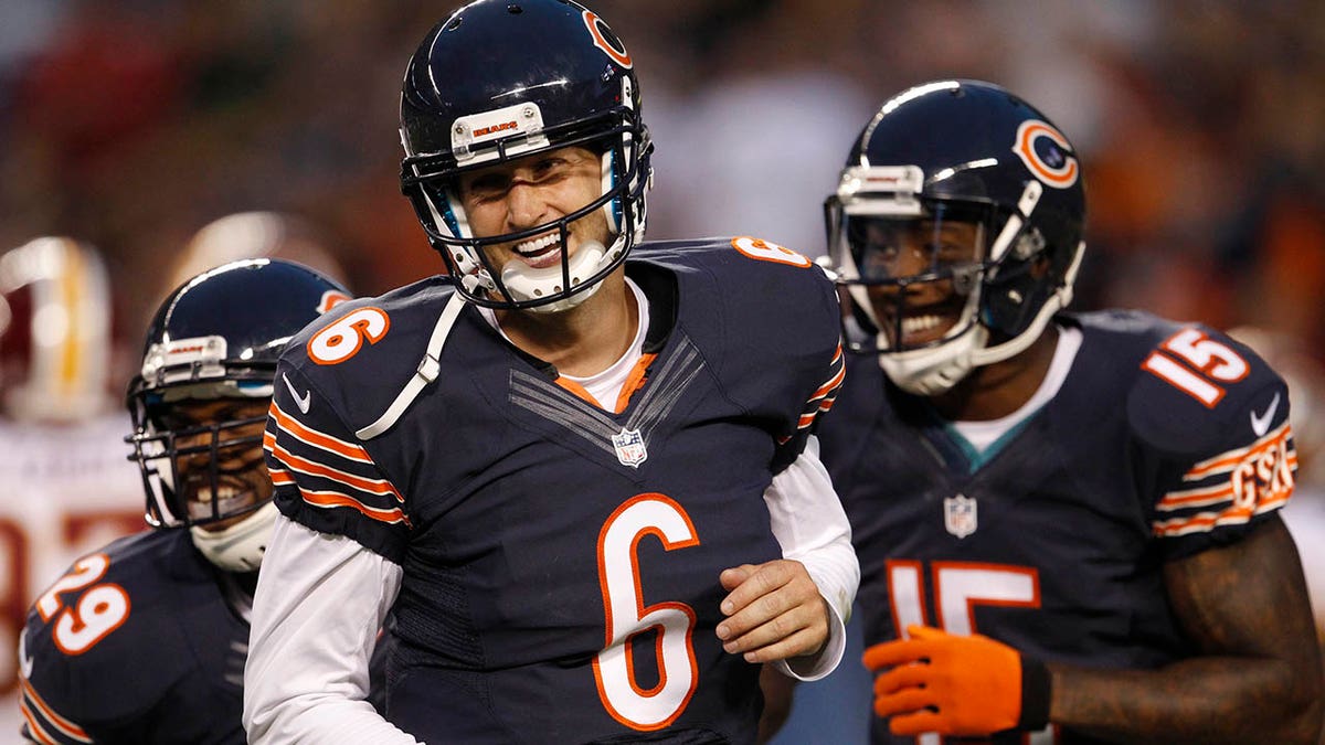 Para pemain Chicago Bears merayakannya