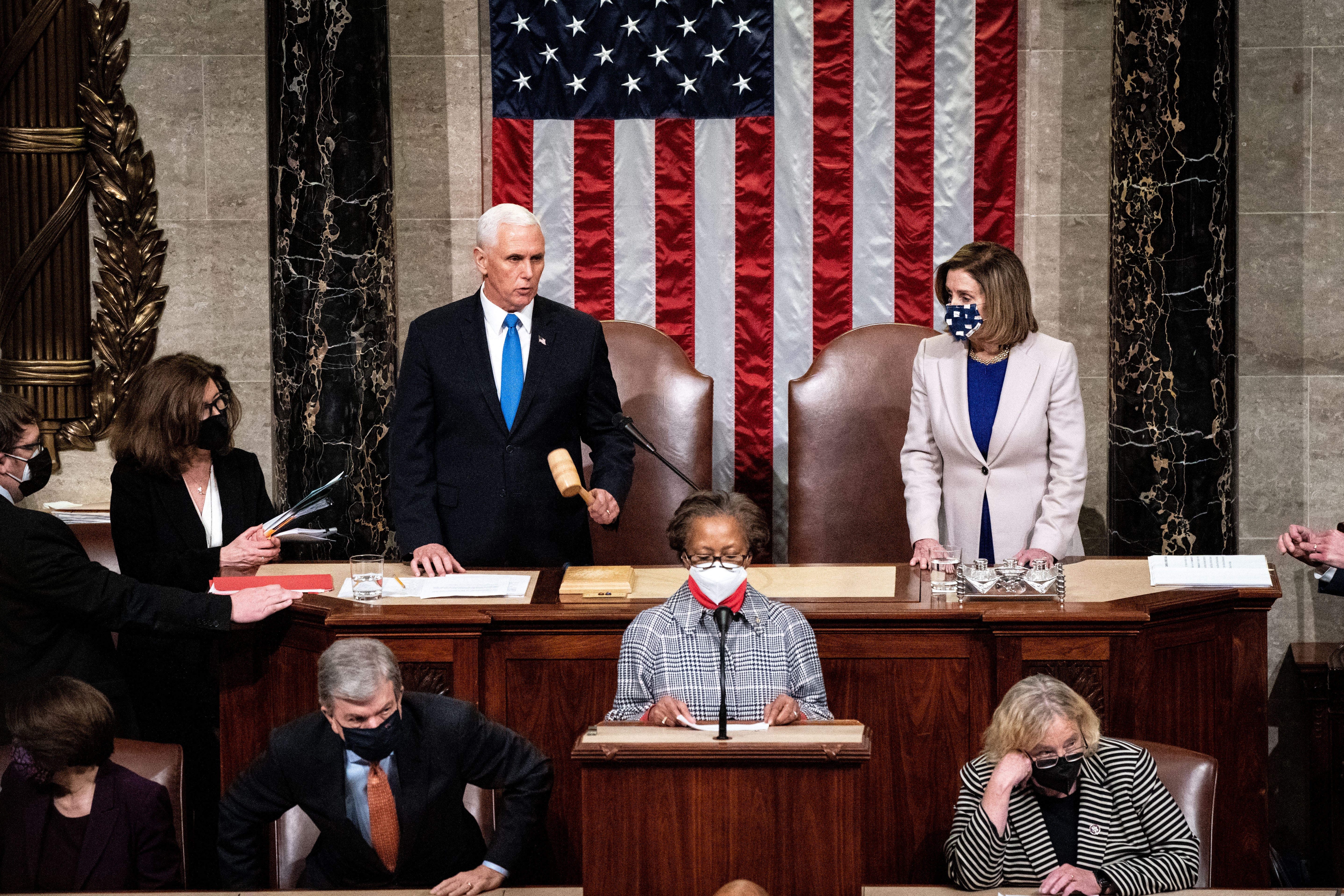 Pada 6 Januari 2021, Wakil Presiden saat itu Mike Pence memimpin sidang gabungan Kongres untuk mengesahkan hasil pemilu 2020.