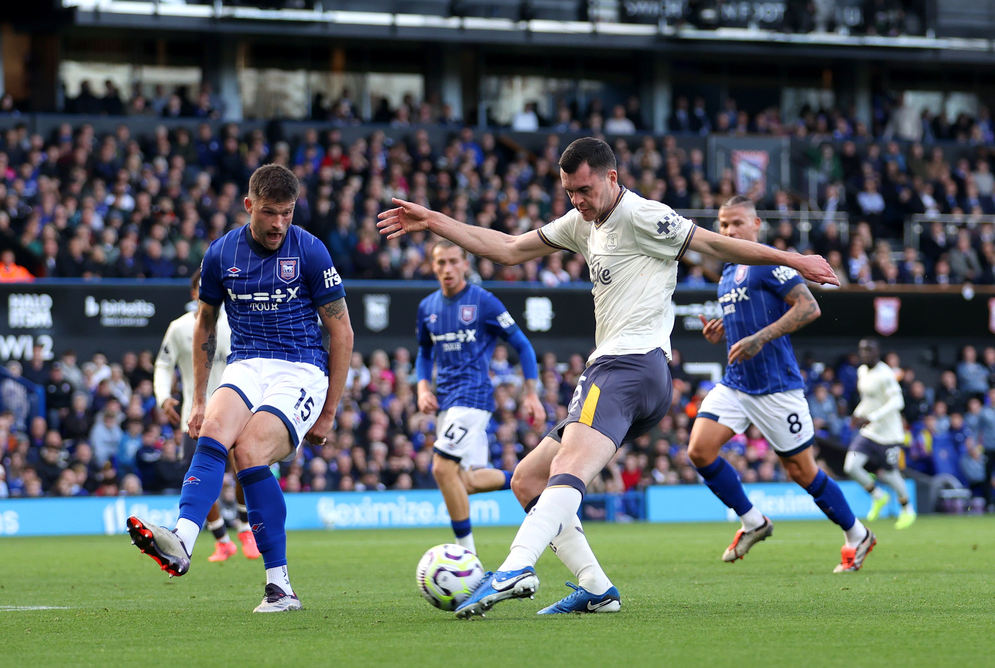 Michael Keane mencetak gol kedua yang brilian untuk Everton