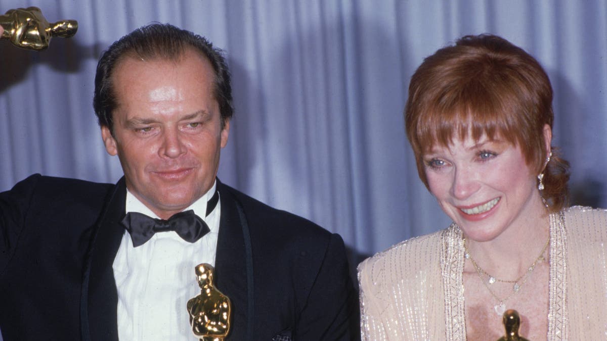 Shirley MacLaine dan Jack Nicholson di Oscar