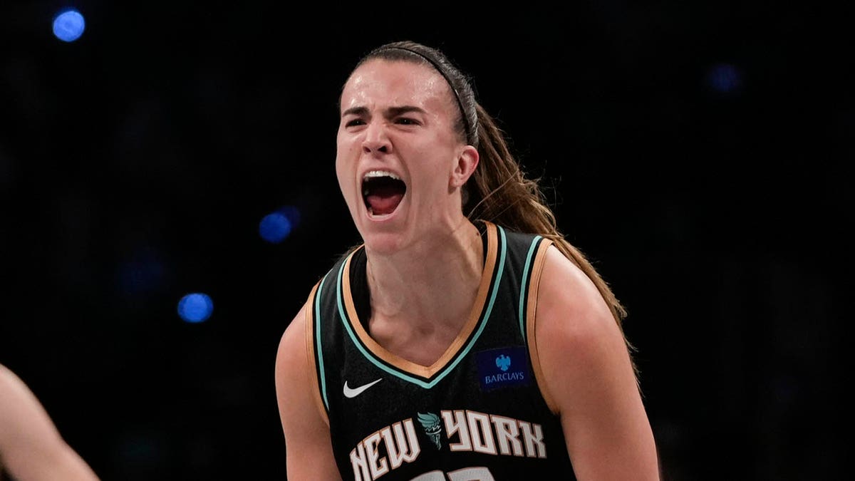 Sabrina Ionescu merespons