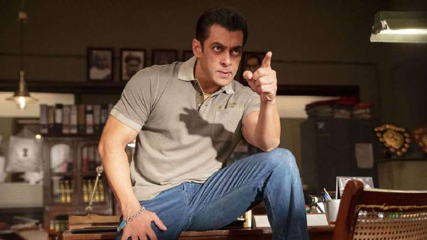 Setelah gelombang pertama pandemi Corona, film Salman Khan Radhe-Your Most Wanted Bhai dirilis di OTT. Dalam film ini pun, Salman berperan sebagai polisi.
