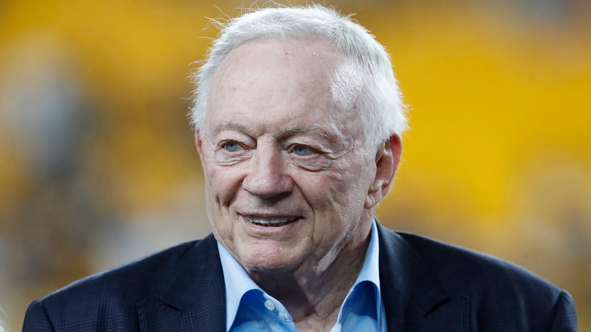 Jerry Jones lwn Steelers