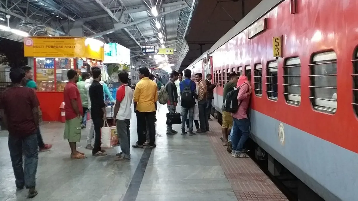 Selain kereta khusus, gerbong tambahan juga ditambahkan ke kereta untuk menampung lebih banyak penumpang - India TV Paisa