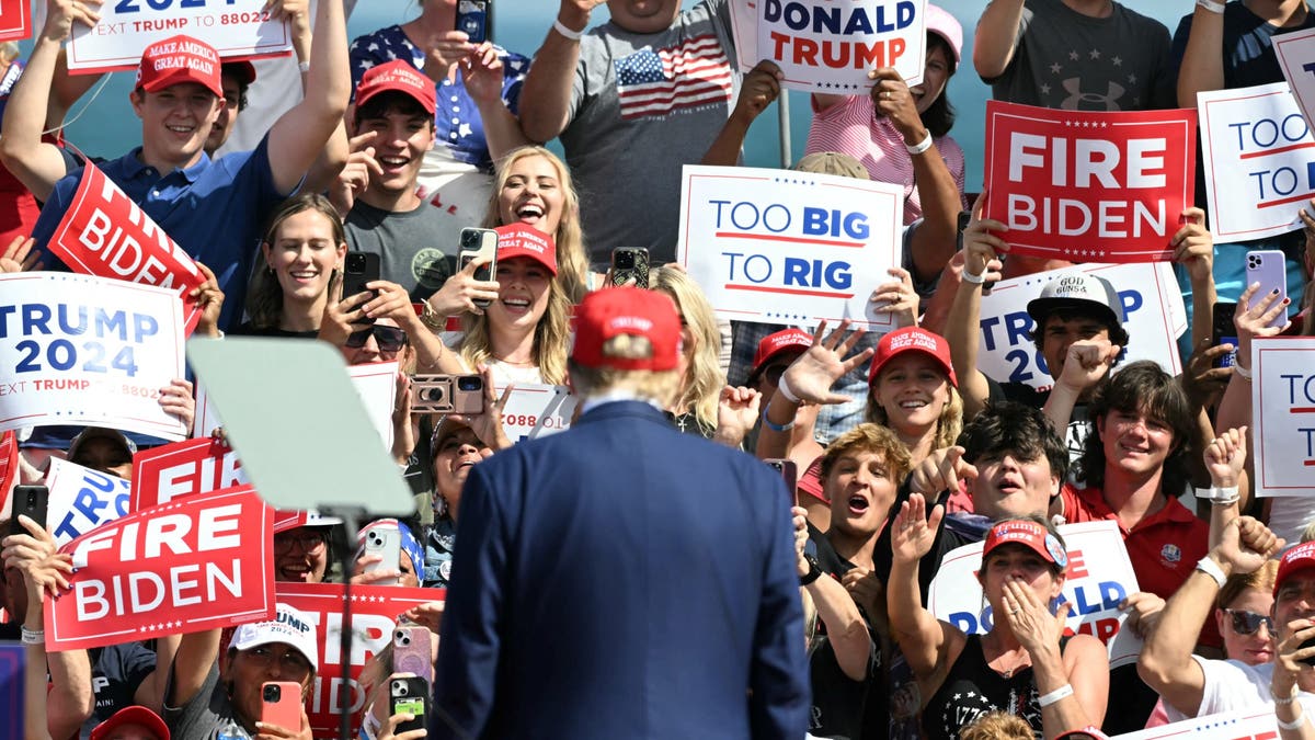 Trump di rapat umum