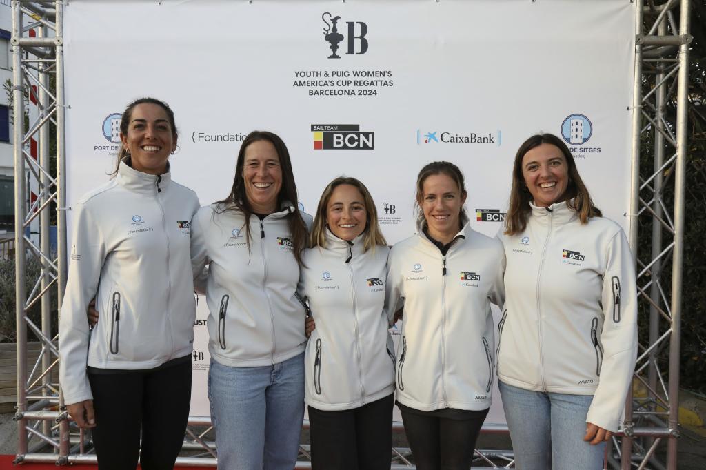 Tim Layar wanita BCN dibentuk oleh Paula Barceló, Támara Echegoyen, Neus Ballester, Silvia Mas dan María Cantero. Pengarang: Manuel Medir