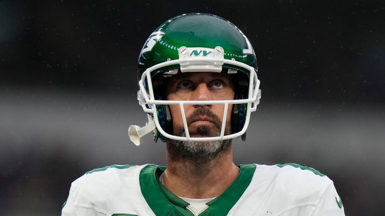 Gelandang New York Jets Aaron Rodgers 