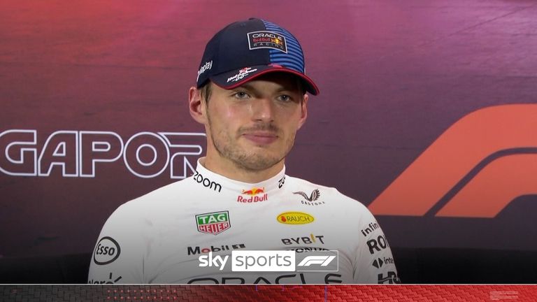 Max Verstappen menjadi bagian dari konferensi pers yang menakjubkan setelah kualifikasi di Singapura karena dia menolak menjawab pertanyaan secara komprehensif menyusul hukuman sumpah serapah.