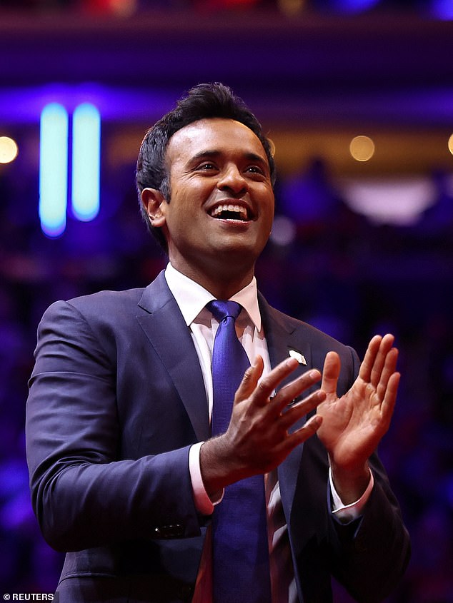 Vivek Ramaswamy bergabung dalam rapat umum calon presiden dari Partai Republik dan mantan presiden AS Donald Trump di Madison Square Garden