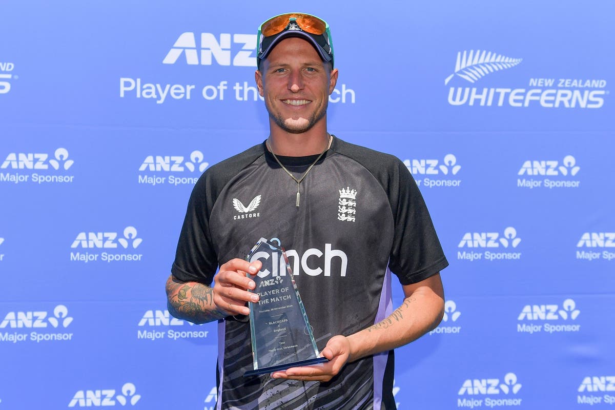 Ben Stokes memuji Brydon Carsey sebagai ancaman rangkap tiga bagi Inggris Ben Stokes memuji Brydon Carsey sebagai ancaman rangkap tiga bagi Inggris