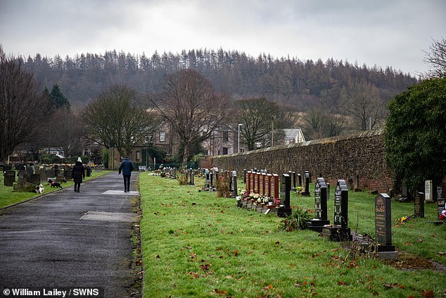 Dalam foto berada di dekat Pemakaman dan Krematorium Accrington