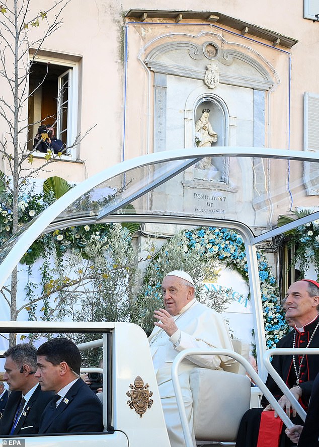 Selama kunjungan kepausan pertamanya ke Corsica, Paus Fransiskus akan menghadiri konferensi tentang religiusitas populer di Mediterania, bertemu dengan para pendeta dan religius di pulau itu dan memimpin Misa Kudus.