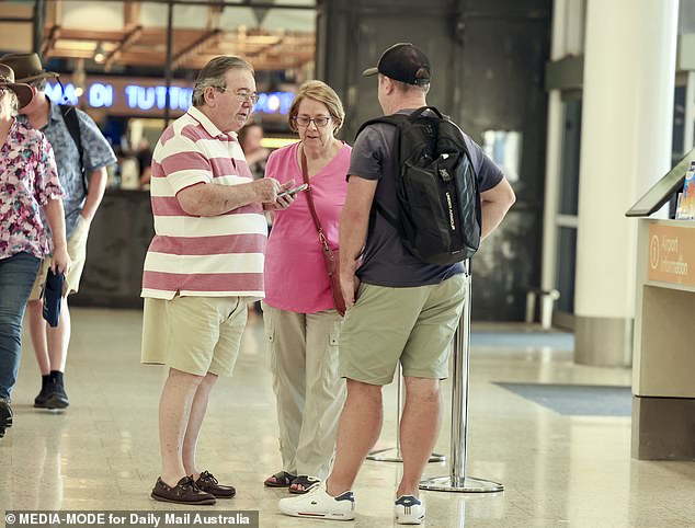 Tony dan Pamela Sandow (foto) mengatakan kepada Daily Mail Australia bahwa mereka sangat ingin membawa pulang putri dan cucu mereka.