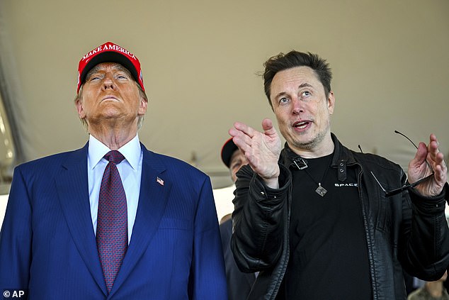 Sementara itu, pendiri Tesla dan miliarder Elon Musk berada di garis depan kampanye dan upaya transisi Trump.