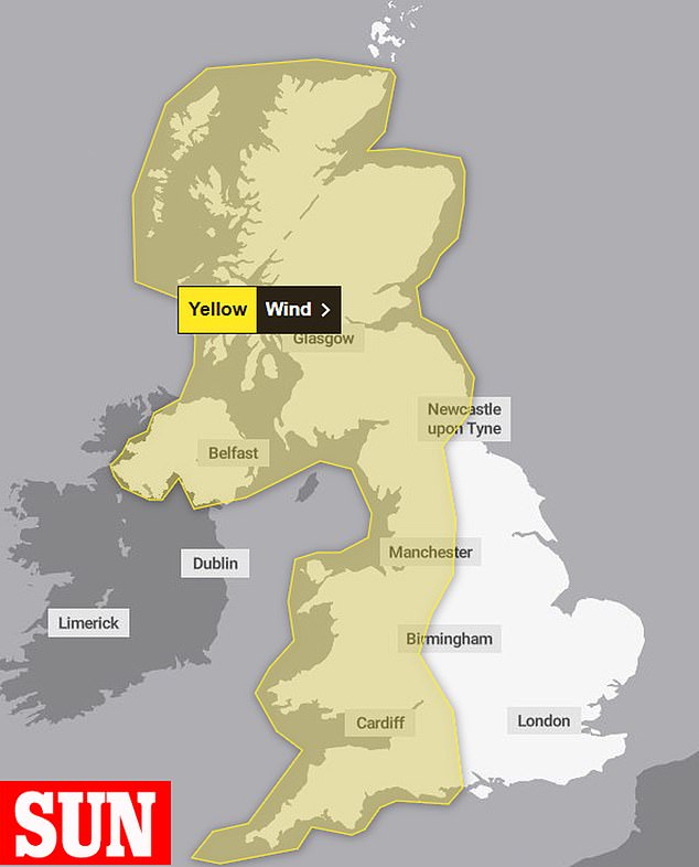 Kantor Met telah mengeluarkan peringatan cuaca kuning untuk sebagian Inggris utara, Skotlandia dan Wales dan Irlandia Utara pada hari Minggu dengan kecepatan hembusan hingga 80mph.