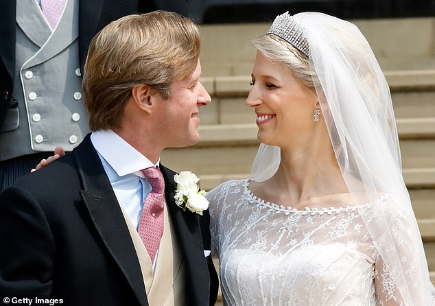 Thomas Kingston (kiri) berfoto menikahi Lady Gabriella Windsor di Kapel St George pada 18 Mei 2019