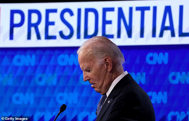 Presiden Joe Biden berpartisipasi dalam Debat Presiden CNN di CNN Studios