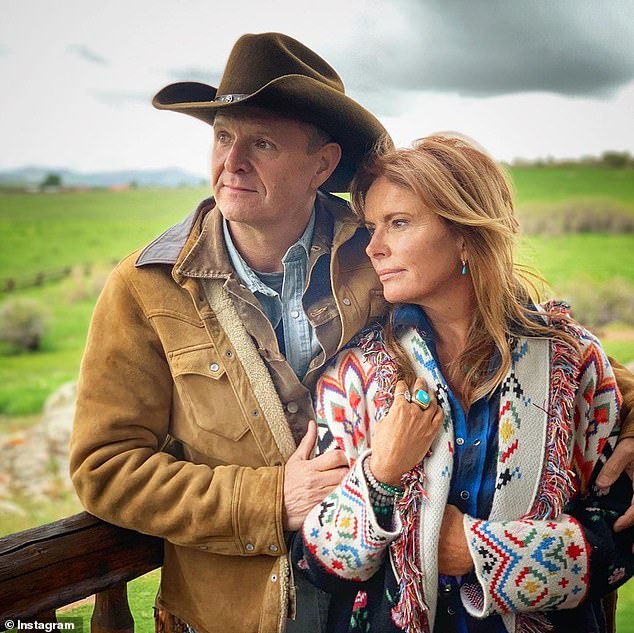 Mark Burnett, yang besar di Dagenham, London timur, menjadi salah satu produser TV paling sukses di Amerika - berfoto bersama istri ketiganya, aktris Irlandia Roma Downey