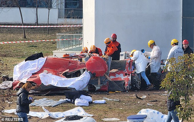 Kecelakaan helikopter terlihat di lantai dasar sebuah rumah sakit di Mugla, barat daya Turki