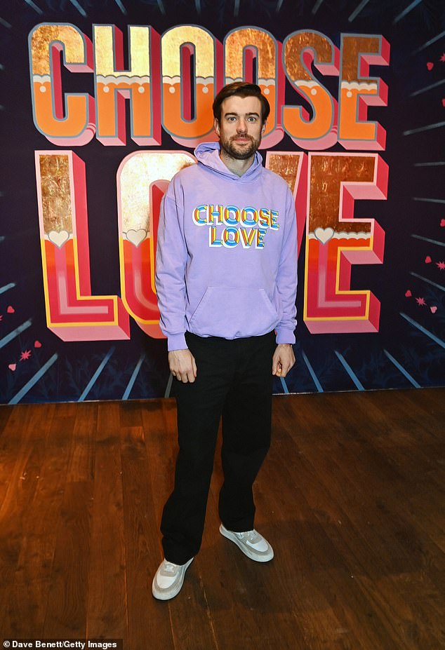 Jack Whitehall menghadiri pembukaan resmi toko pop-up Choose Love 2024 pada 29 November