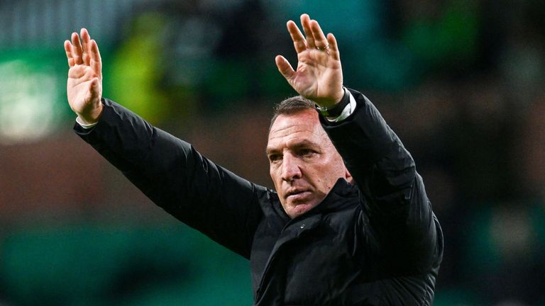 GLASGOW, SCOTLAND - 26 DESEMBER: Manajer Celtic Brendan Rodgers penuh waktu selama pertandingan William Hill Premiership antara Celtic dan Motherwell di Celtic Park pada 26 Desember 2024 di Glasgow, Skotlandia. (Foto oleh Rob Casey / Grup SNS)