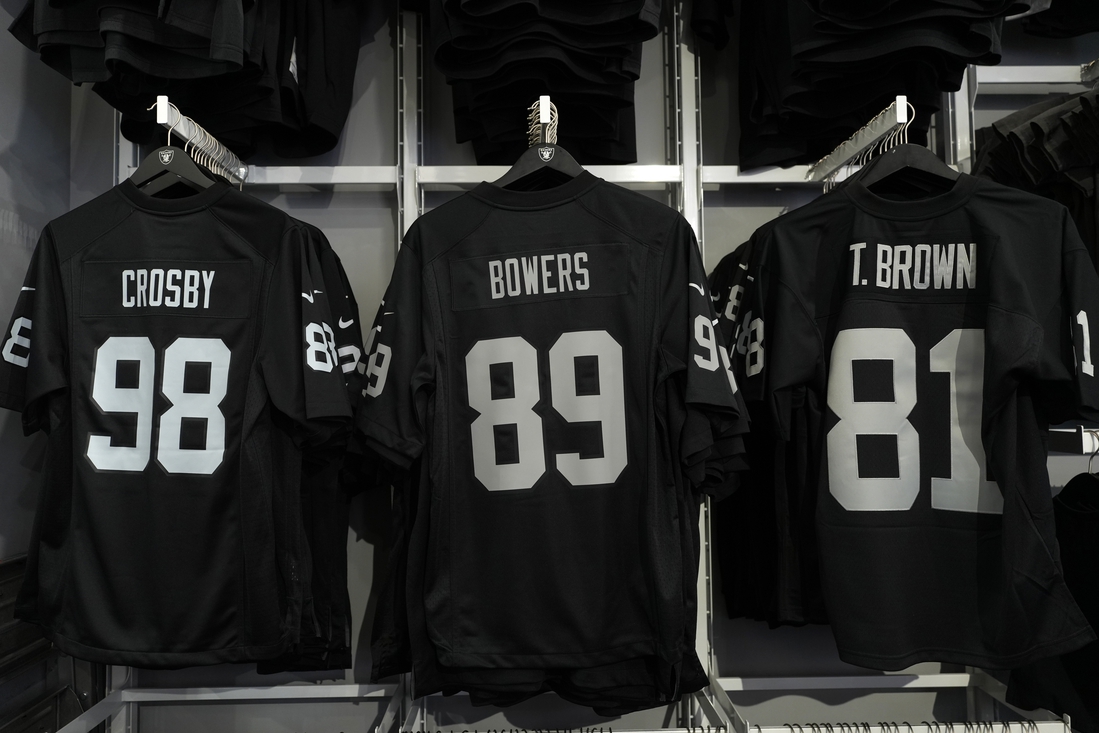 The Raiders datang terlambat di New Orleans karena penerbangan yang tertunda