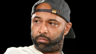 Rapper Joe Budden menuduhnya setelah seorang tetangga mengeluh bahwa dia telanjang bulat; Dia bilang dia berjalan dengan anggun