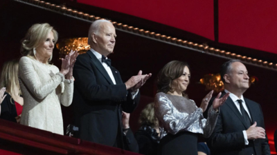 BENAR! Orang dalam mengklaim hubungan Biden dengan Kamala Harris dan Emhoff sangat dingin