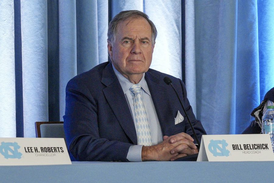 Sepak Bola NCAA: Konferensi pers Carolina Utara-Bill Belichick