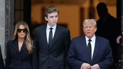 Mengapa Melania Trump Lebih Memilih Trump Tower daripada Kehidupan Asrama NYU untuk Barron