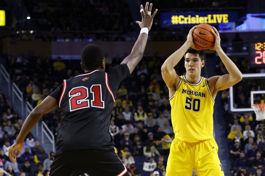 Bola Basket NCAA: Kentucky Barat di Michigan