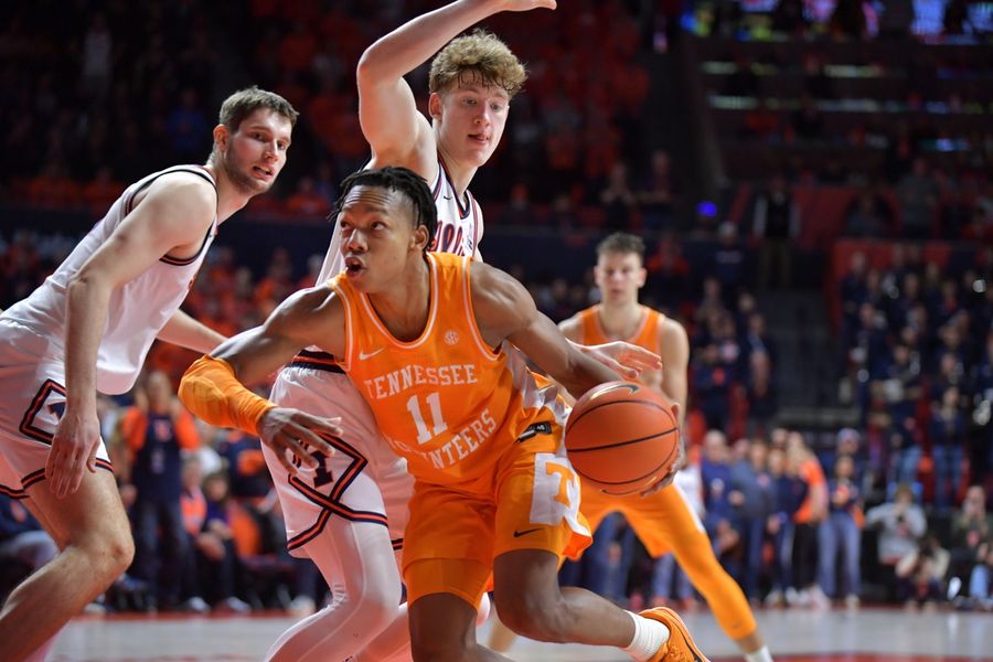 Bola Basket NCAA: Tennessee di Illinois