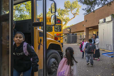 Setidaknya 3.100 penduduk asli Amerika meninggal di sekolah berasrama AS, lebih banyak dari angka pemerintah: Laporan