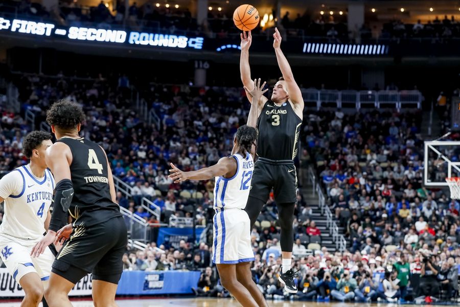 Bola Basket NCAA: Putaran Pertama Turnamen NCAA-Kentucky vs.Oakland 