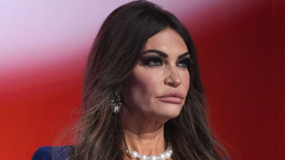 Tuduhan pelecehan seksual Kimberly Guilfoyle di masa lalu muncul kembali, ketika mantan asistennya 'menunjukkan foto-foto grafisnya dan mengekspos dirinya ...'