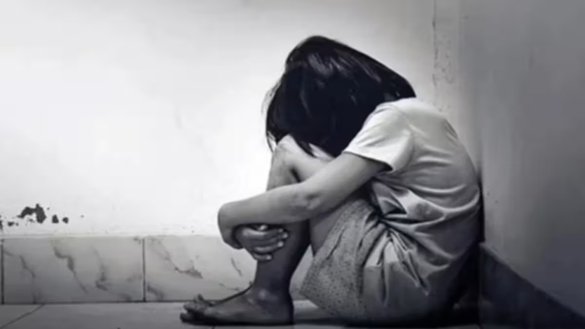 Rencana kotor untuk menculik seorang gadis berusia 19 tahun dari rumahnya, dan polisi terkejut setelah mendengar penderitaannya Rencana kotor untuk menculik seorang gadis berusia 19 tahun dari rumahnya, dan polisi terkejut setelah mendengar penderitaannya