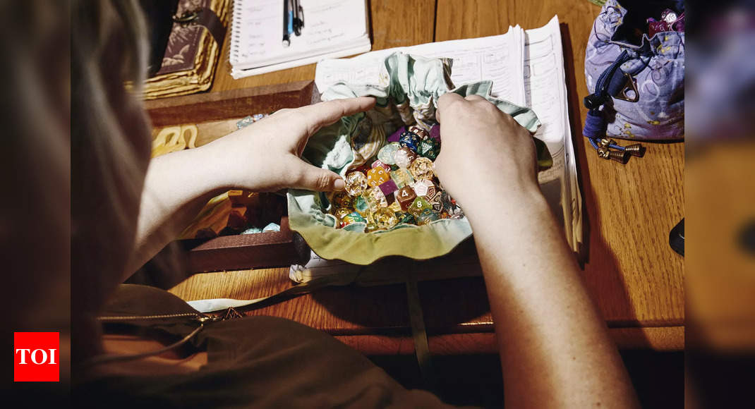 Perubahan aturan Dungeons & Dragons mencakup pemain yang membagi ras dan identitas