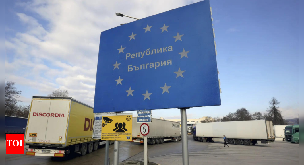 Rumania dan Bulgaria membatalkan pemeriksaan perbatasan UE dan bergabung dengan Schengen Rumania dan Bulgaria membatalkan pemeriksaan perbatasan UE dan bergabung dengan Schengen