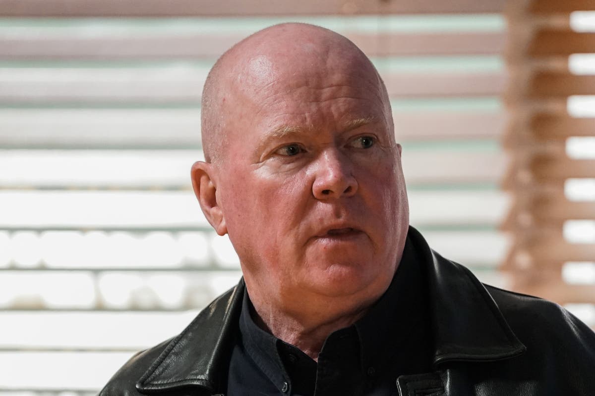 Karakter ikonik EastEnders kembali ke pertunjukan setelah sembilan tahun Karakter ikonik EastEnders kembali ke pertunjukan setelah sembilan tahun