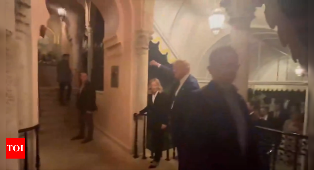 Georgia Meloni dari Italia bertemu Donald Trump selama perjalanan kejutan ke Mar-a-Lago Georgia Meloni dari Italia bertemu Donald Trump selama perjalanan kejutan ke Mar-a-Lago
