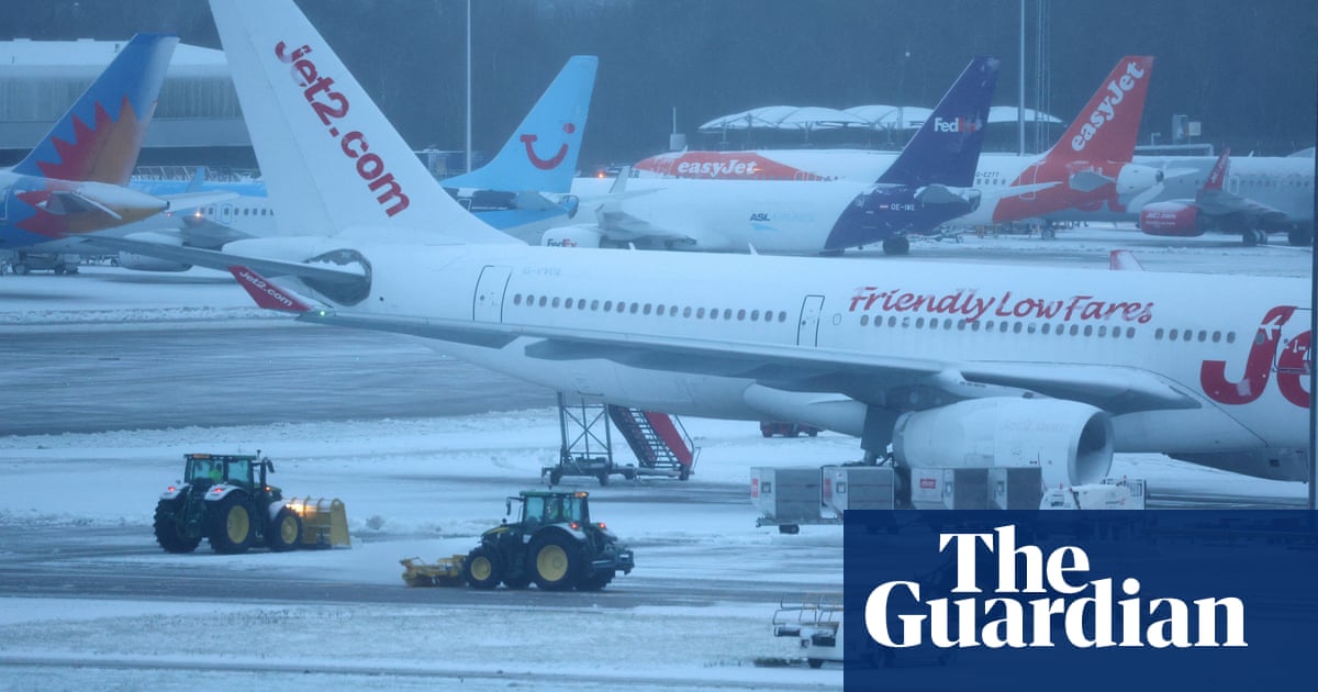 Salju lebat mengganggu perjalanan di Inggris dan Wales karena bandara menutup landasan pacu | Cuaca di Inggris Salju lebat mengganggu perjalanan di Inggris dan Wales karena bandara menutup landasan pacu | Cuaca di Inggris
