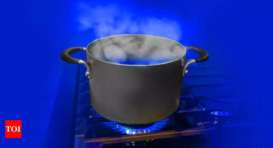 Insiden luka bakar di Tifton Georgia: Lelucon menjadi salah: Anak laki-laki berusia 12 tahun menderita luka bakar tingkat dua setelah temannya menuangkan air mendidih ke wajahnya Insiden luka bakar di Tifton Georgia: Lelucon menjadi salah: Anak laki-laki berusia 12 tahun menderita luka bakar tingkat dua setelah temannya menuangkan air mendidih ke wajahnya