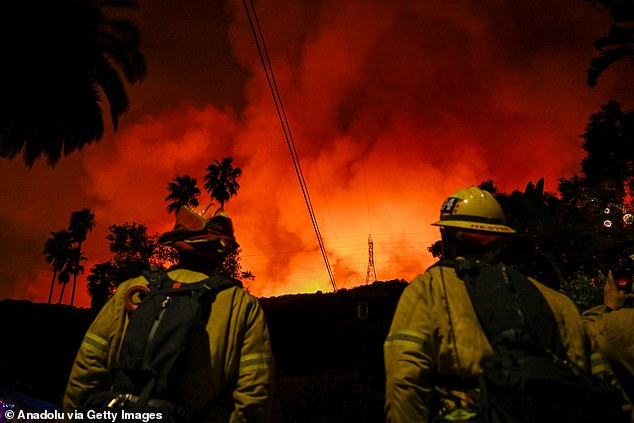 Hingga Kamis malam, Los Angeles County masih berjuang melawan setidaknya enam kebakaran besar (Gambar: Palisades Fire)