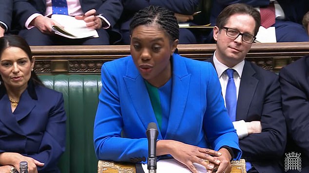 Sir Kiir bersikeras bahwa pemerintah akan mematuhi ketentuan fiskalnya saat dia bentrok dengan Kemi Badenoch di PMQ.