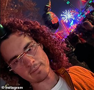 Beni Oren, 24, dan empat orang lainnya sedang bermeditasi dari jalan setapak setelah mendaki ketika mereka menjadi orang pertama yang melihat tahap awal kebakaran.